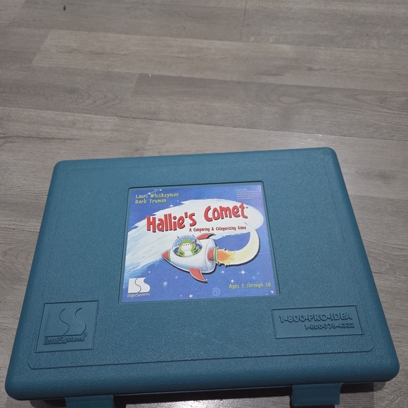 Hallie's Comet Kids Puzzle Game - Blue - Picture 1 of 4